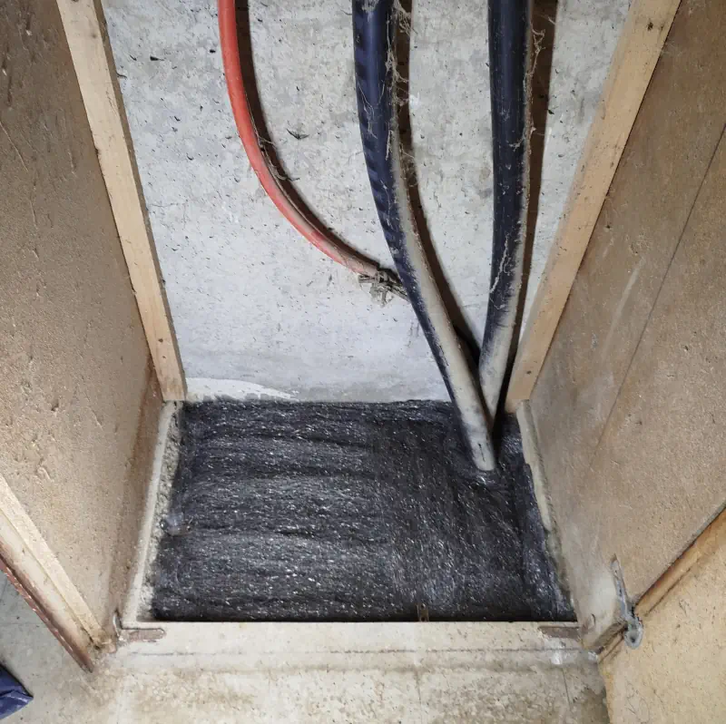 Trou de rat avec câbles rebouché et amovible