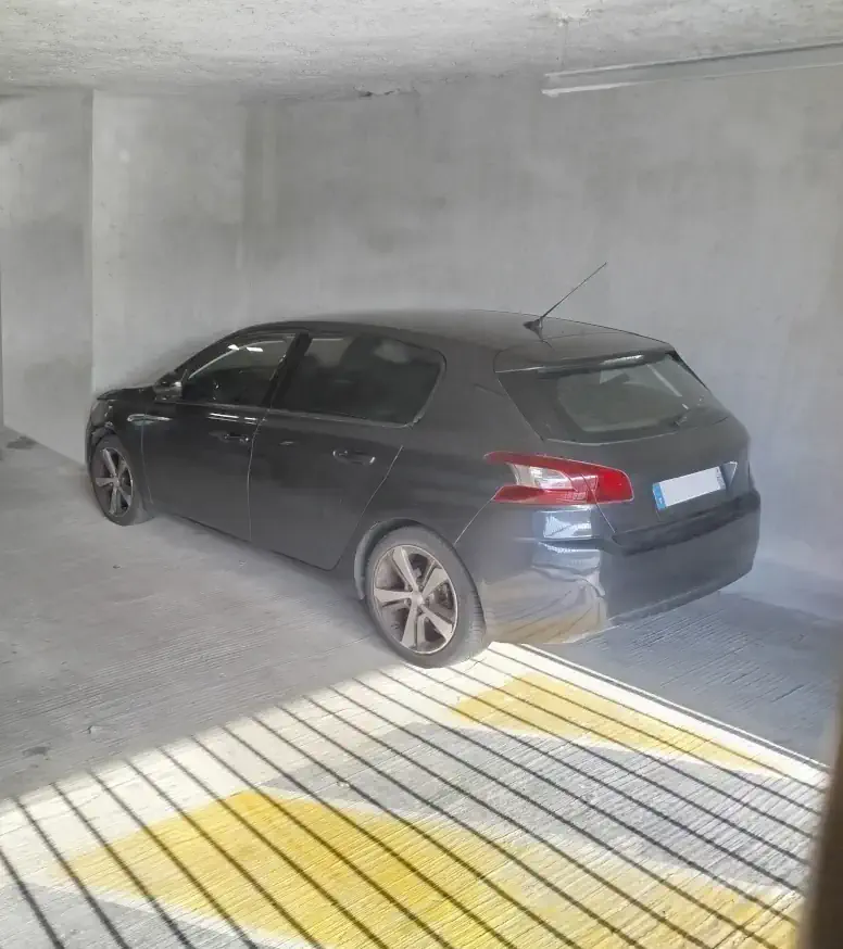 Voiture gênante et stationnement interdit